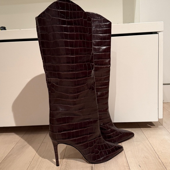 SCHUTZ Maryana Dark Brown Croc-Embossed Heeled Boots - Picture 11 of 13